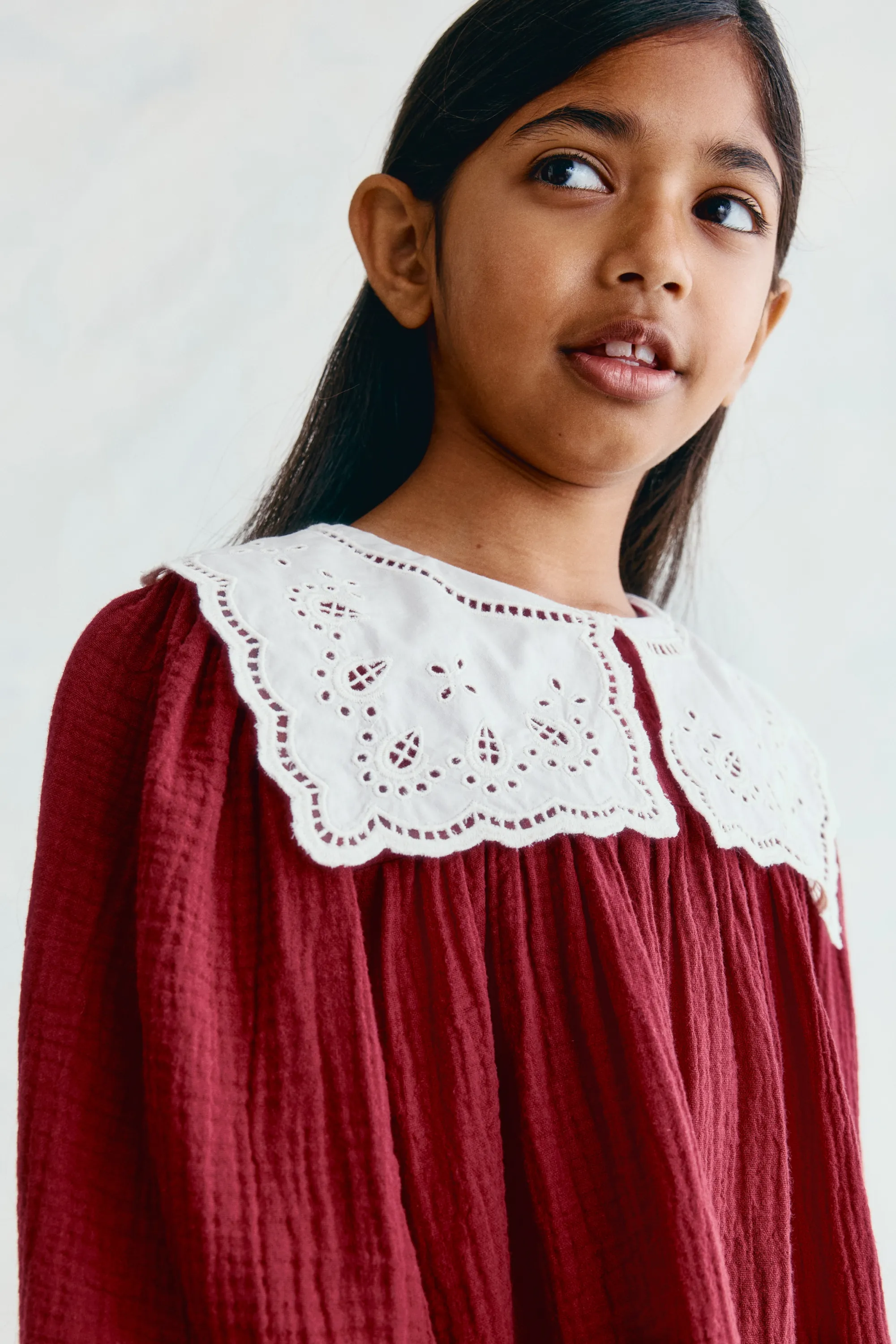 Robe en mousseline avec col vintage - Rouge/blanc