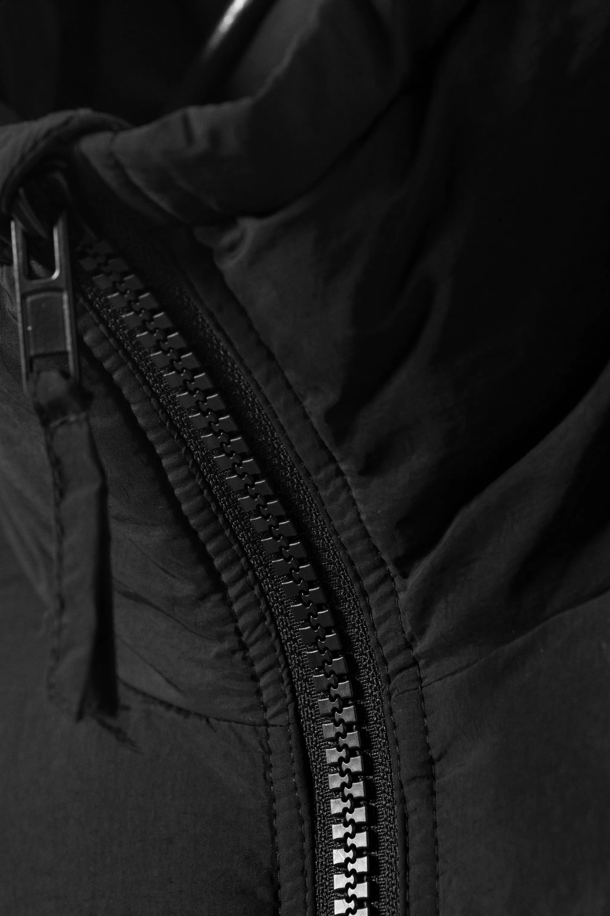 Doudoune en nylon à cordon de serrage - Noir