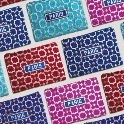 POCHETTE TISSU MAROCAIN - BRODERIE PARIS - INSPIRÉE DU MÉTRO PARISIEN - BLEU CLAIR — photo 4