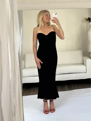 Robe bustier sirène mi-longue en jersey stretch noir Prix boutique 450€ Taille M — photo 2
