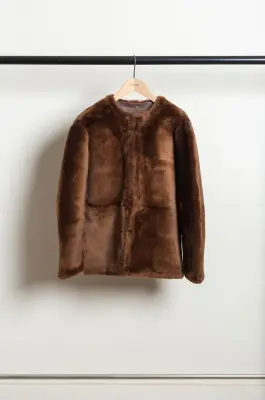 CAWLEY – LEATHER BACK STRAIGHT HAIR SHEEPSKIN MILA COAT – WALNUT — photo 4