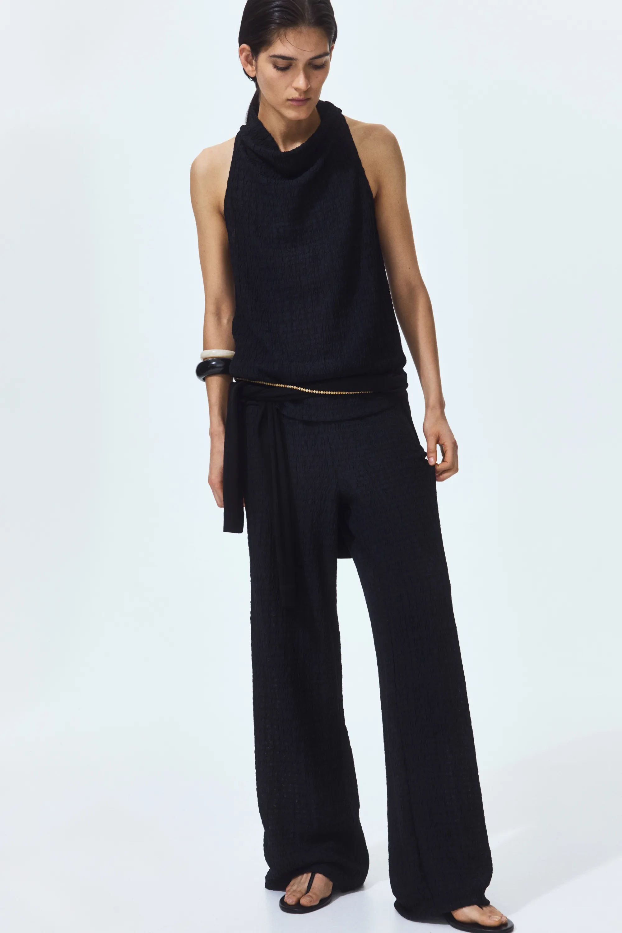 Top froissé avec encolure bénitier - Noir