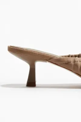 Chaussures à talon avec bout pointu - Beige — photo 3