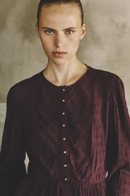 Blouse péplum en tissu texturé - Rouge prune foncé — photo 1