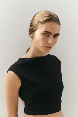 Crop top découpé - Noir — photo 3