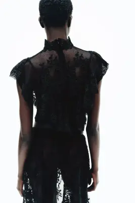 Top volanté en dentelle - Noir — photo 1