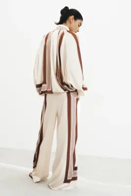 Pantalon à cordon en satin - Crème/motif — photo 2