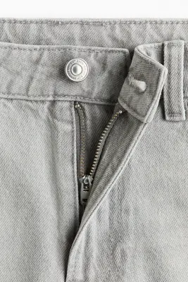 Short en denim avec bords à cru - Gris clair — photo 5