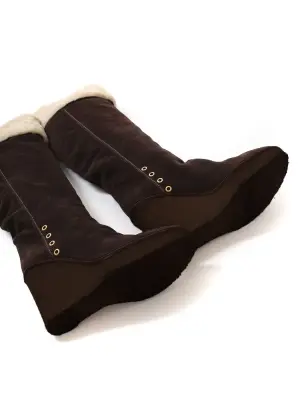 Bottes compensé en cuir, suede marron et fourrure beige Prix boutique 1300€ Taille 39 — photo 5