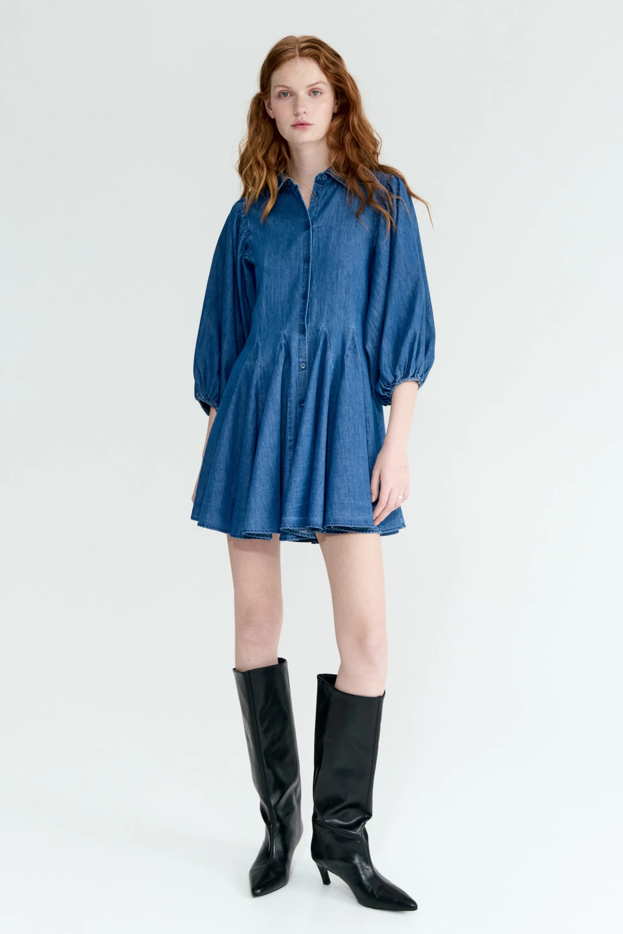 Robe à manches bouffantes avec jupe évasée - Bleu denim