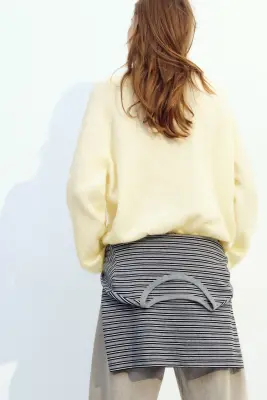 Pull avec col à nouer - Jaune clair — photo 2