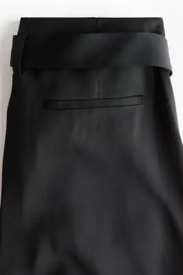 Pantalon avec ceinture et détails plissés - Noir — photo 4