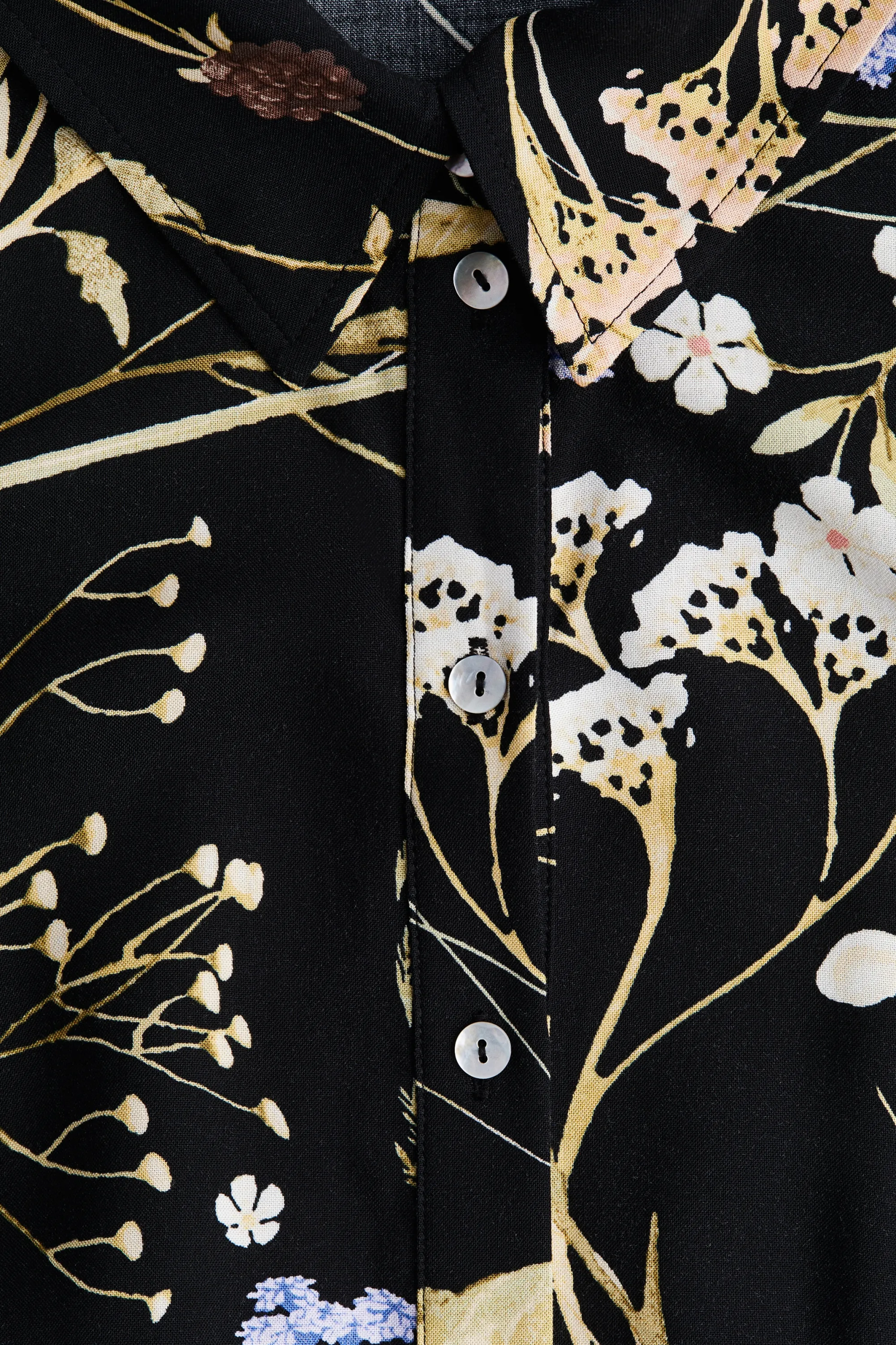 Robe chemise avec ceinture à nouer - Noir/fleuri