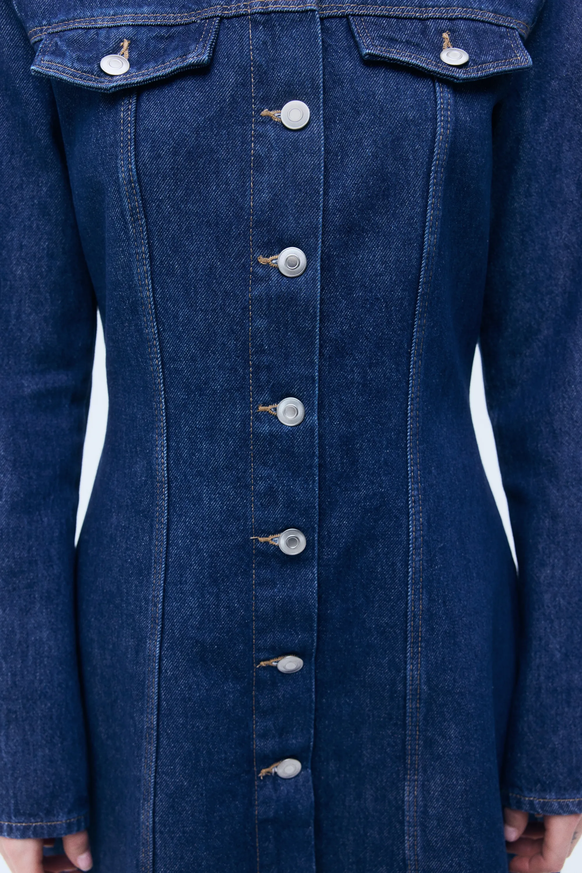 Robe en denim avec jupe évasée - Bleu denim foncé