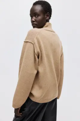 Pull à col cheminée avec coutures décoratives - Beige foncé — photo 1
