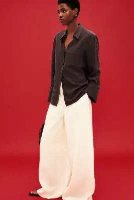 PLEATED MODAL WIDE-LEG TROUSERS - CRÈME — photo 4
