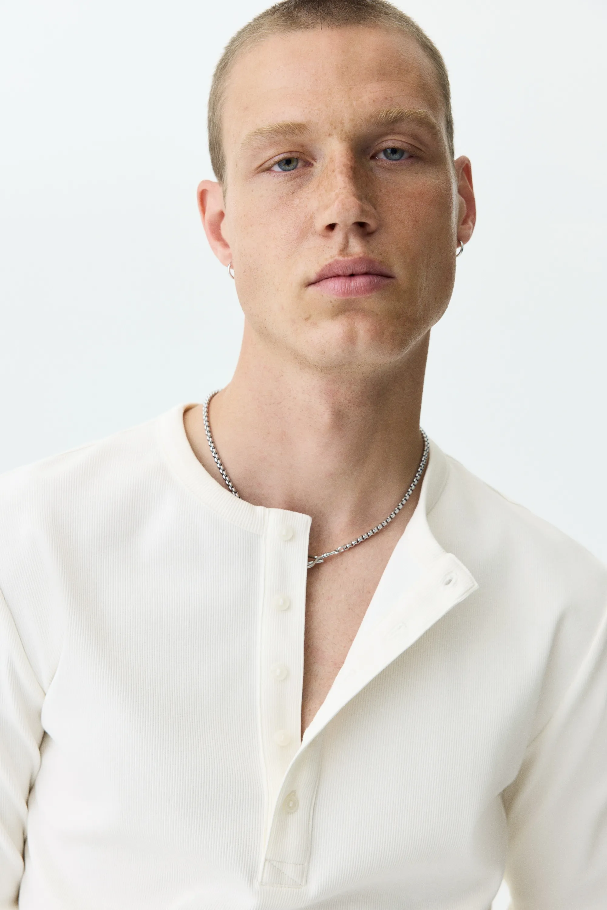 Chemise côtelée à col tunisien Slim Fit - Crème