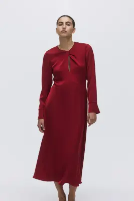 Robe en satin avec détail torsadé - Rouge foncé — photo 2