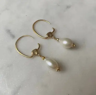 Nouveau ! ROOM SERVICE JEWELRY Boucles d'oreilles Annili Perle Naturelle — photo 2