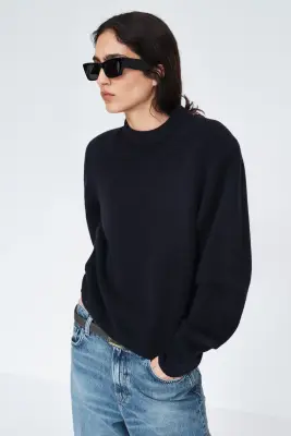 Pull en laine mélangée avec épaulettes - Bleu marine — photo 2