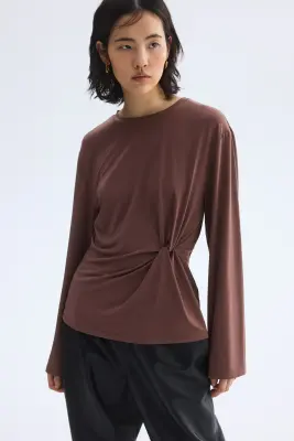 Top avec détail torsadé - Taupe foncé — photo 2
