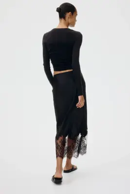 Jupe en satin avec dentelle - Noir — photo 1