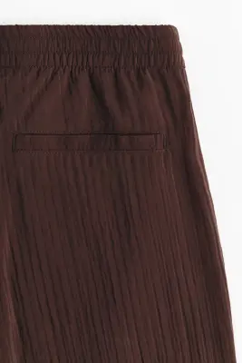 Pantalon texturé Relaxed Fit - Marron foncé — photo 5