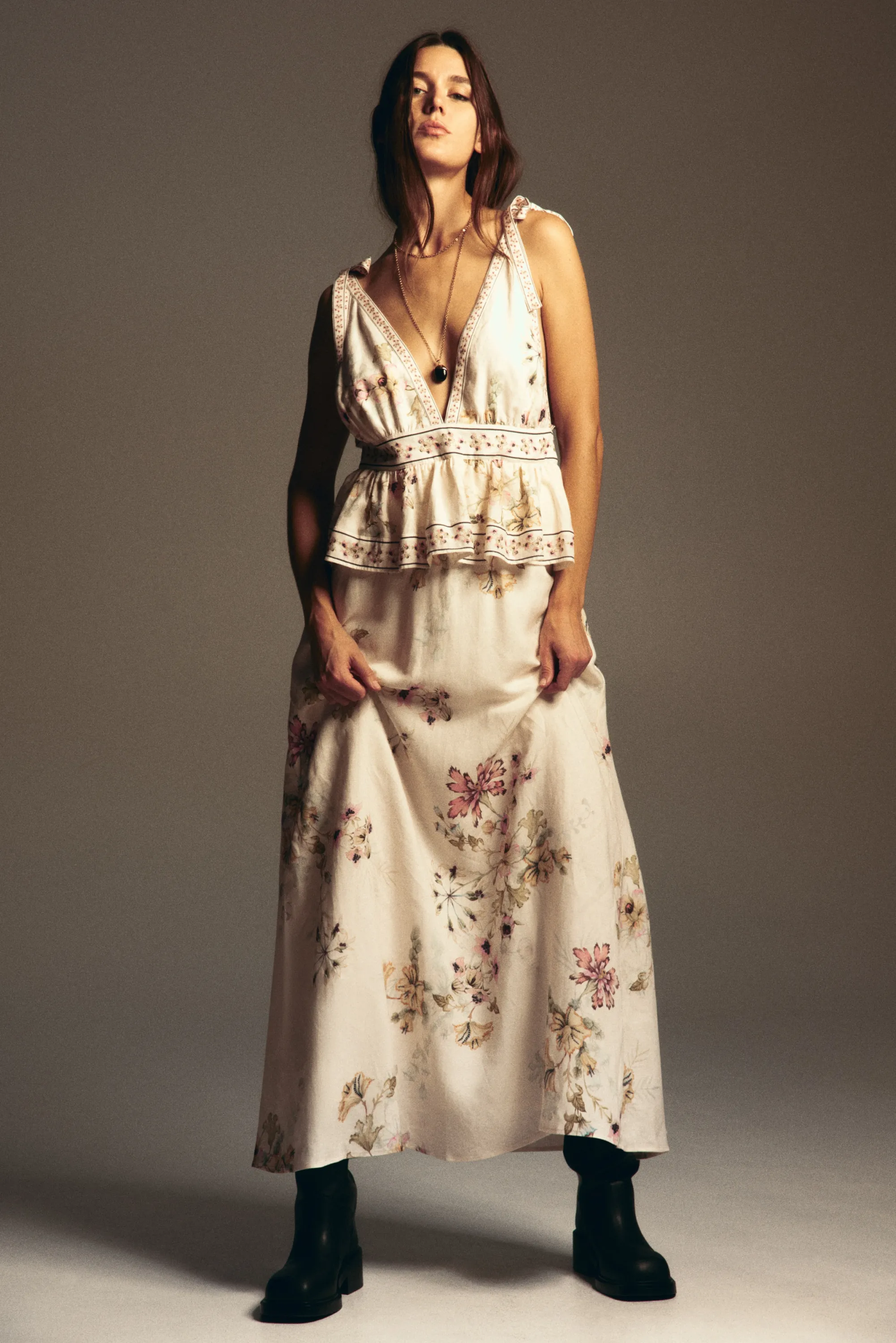 Robe en lin mélangé avec bretelles à nouer - Beige clair/fleuri