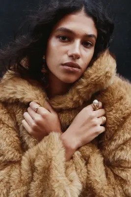 Veste courte en matière duveteuse - Beige foncé — photo 1
