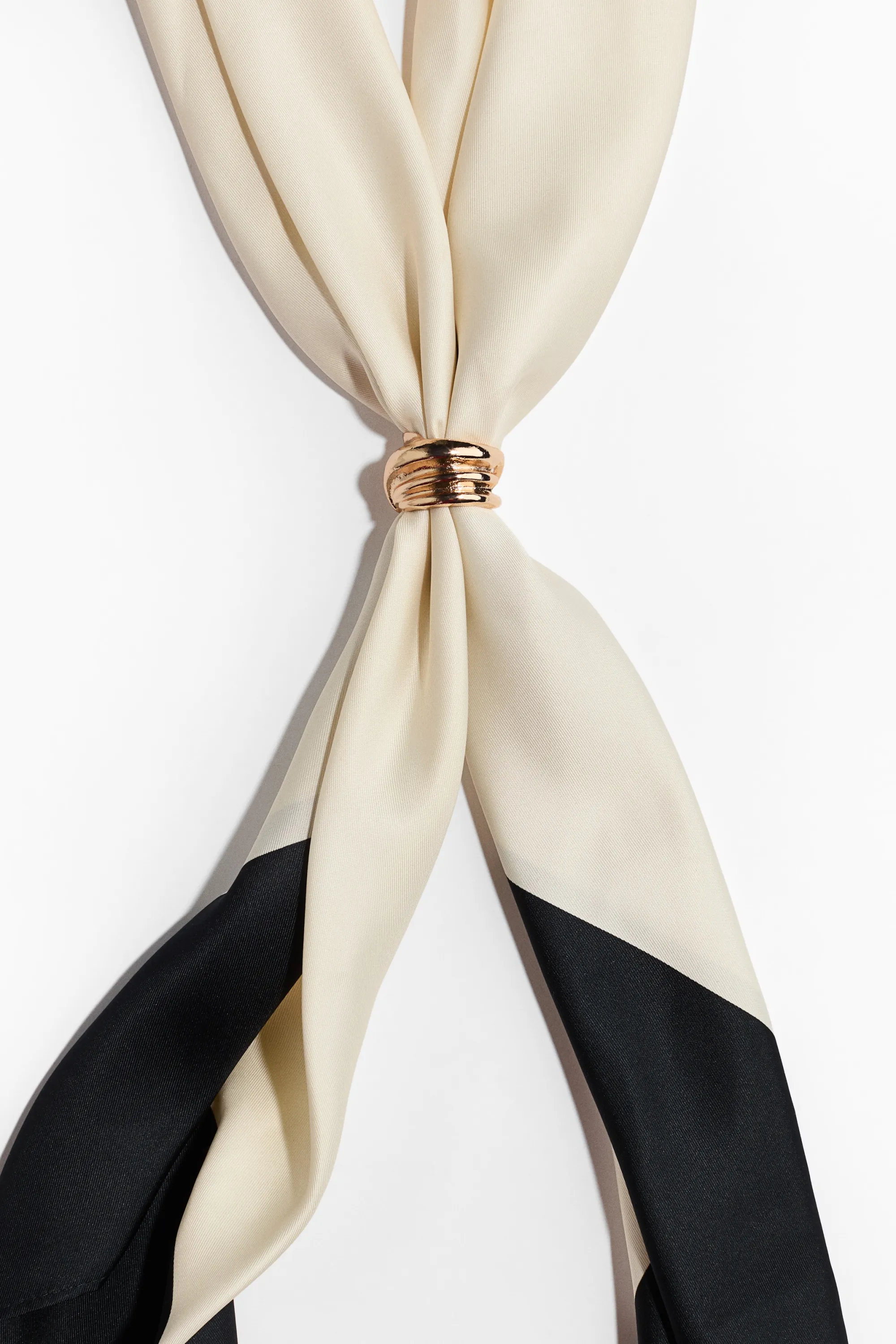 Foulard avec détail en métal - Crème/color block