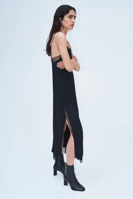 Robe à effet superposé en satin - Noir — photo 3