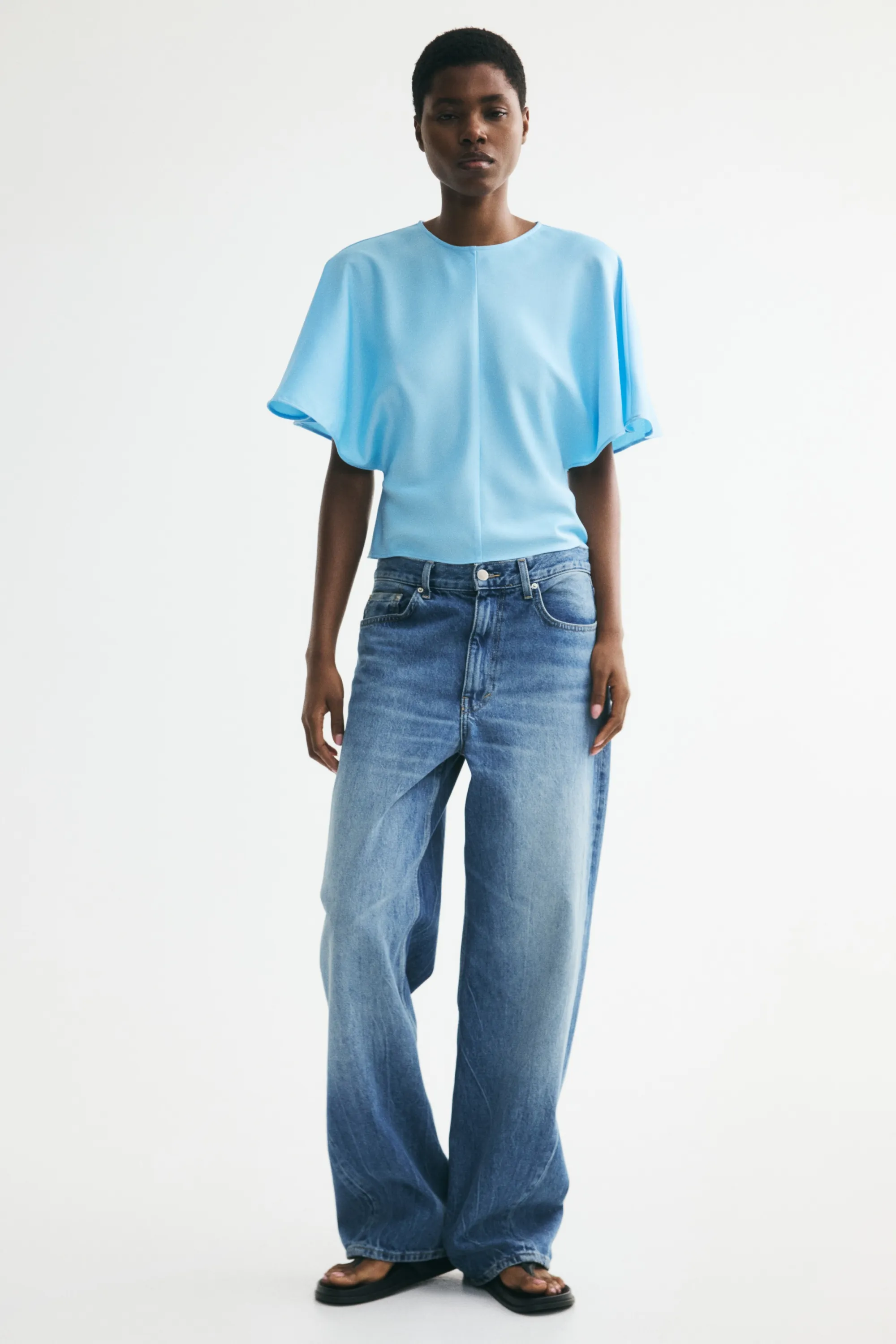 Blouse en satin avec manches papillon - Turquoise clair