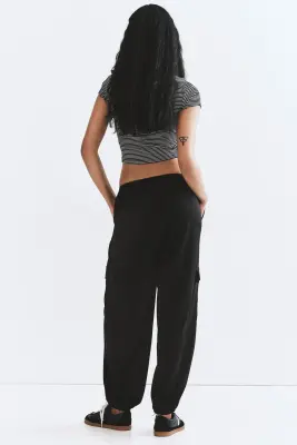 MAMA Pantalon cargo avec jambes ballon - Noir — photo 2