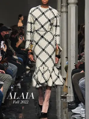 Veste Fall 2022 cropped en laine noire à rayures blanches Prix boutique 3600€ Taille XS — photo 2
