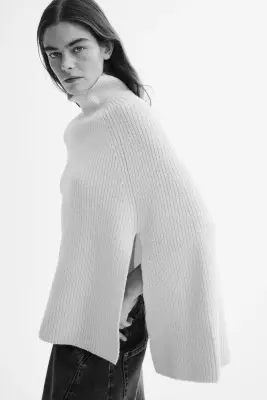 Cape en maille avec col cheminée - Beige clair — photo 2