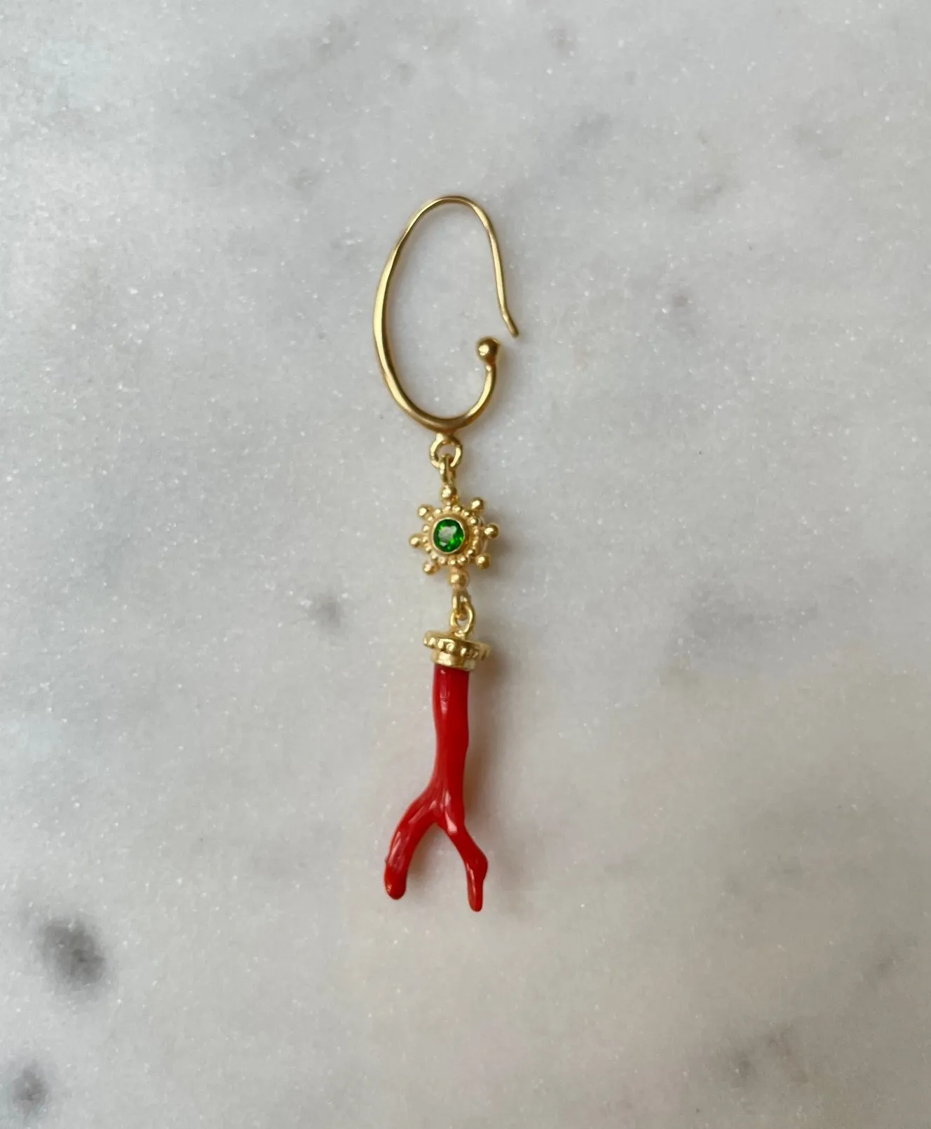 Nouveau ! ROOM SERVICE JEWELRY Mono Boucle d'oreille Nausicca Corail