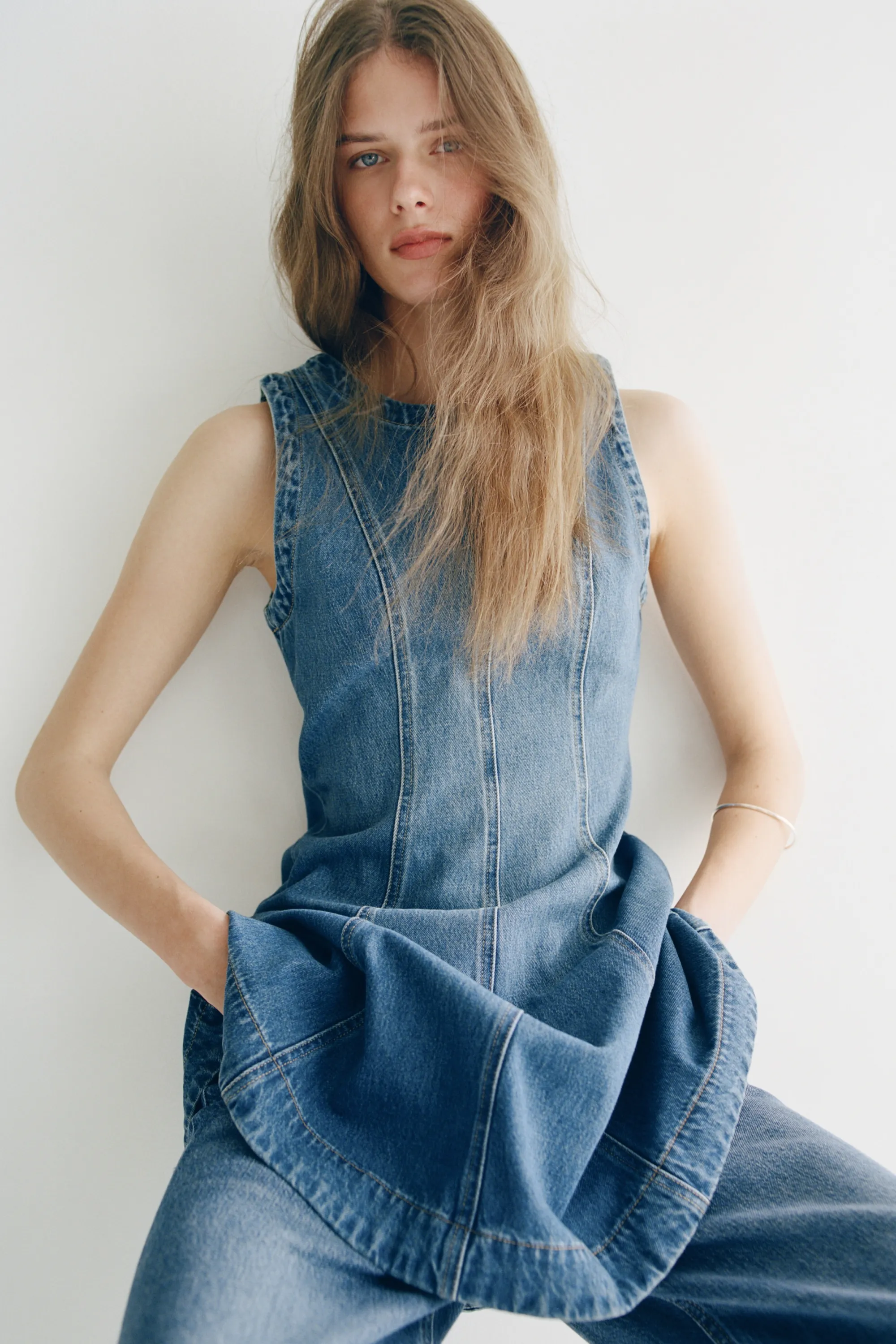 Robe en denim avec jupe évasée - Bleu denim