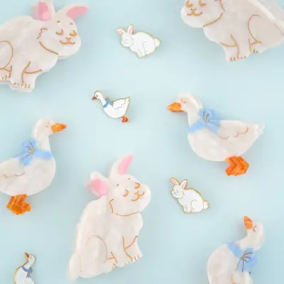 Pin's Lapin Coucou Suzette — photo 4