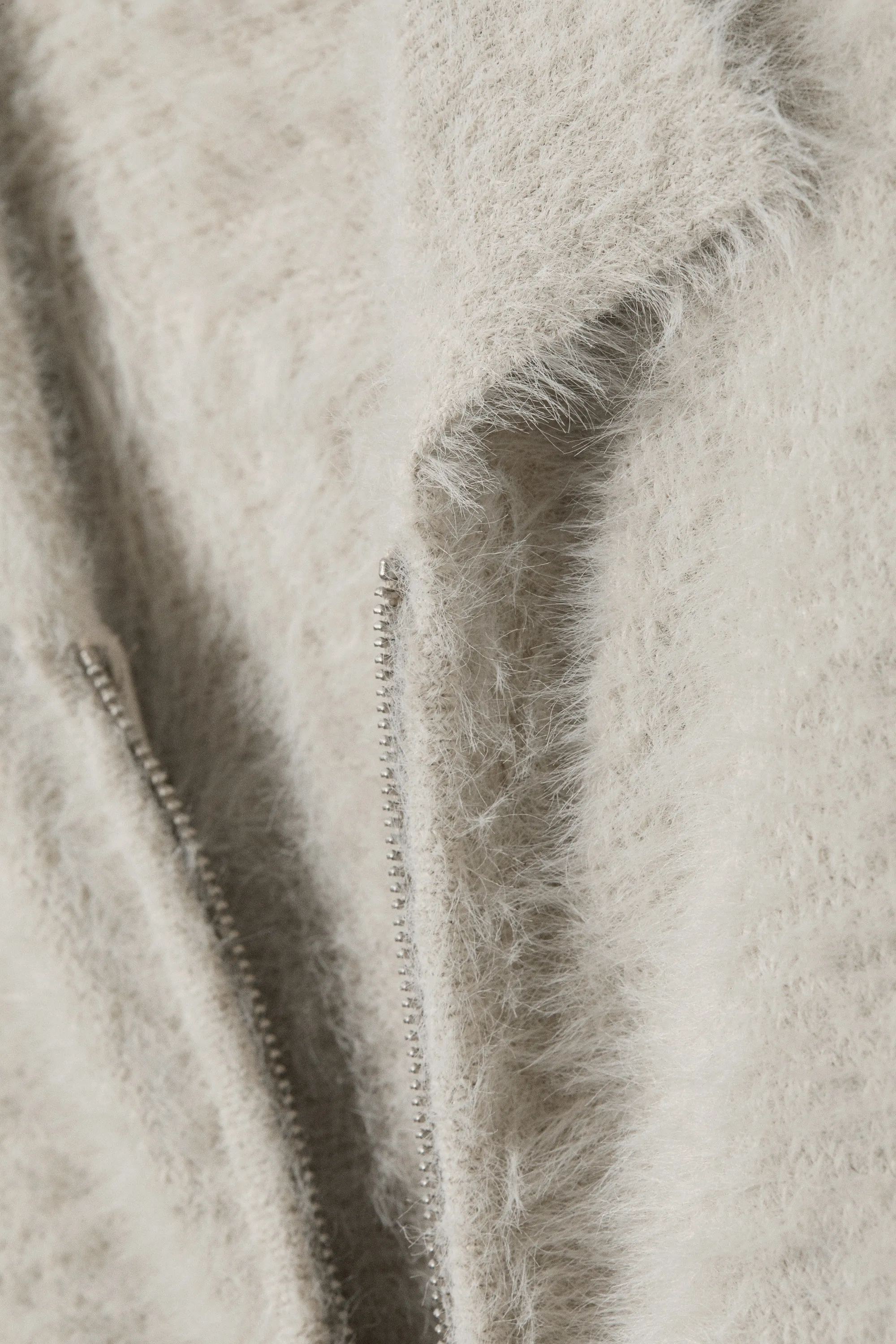 Cardigan zippé en maille duveteuse - Blanc sale