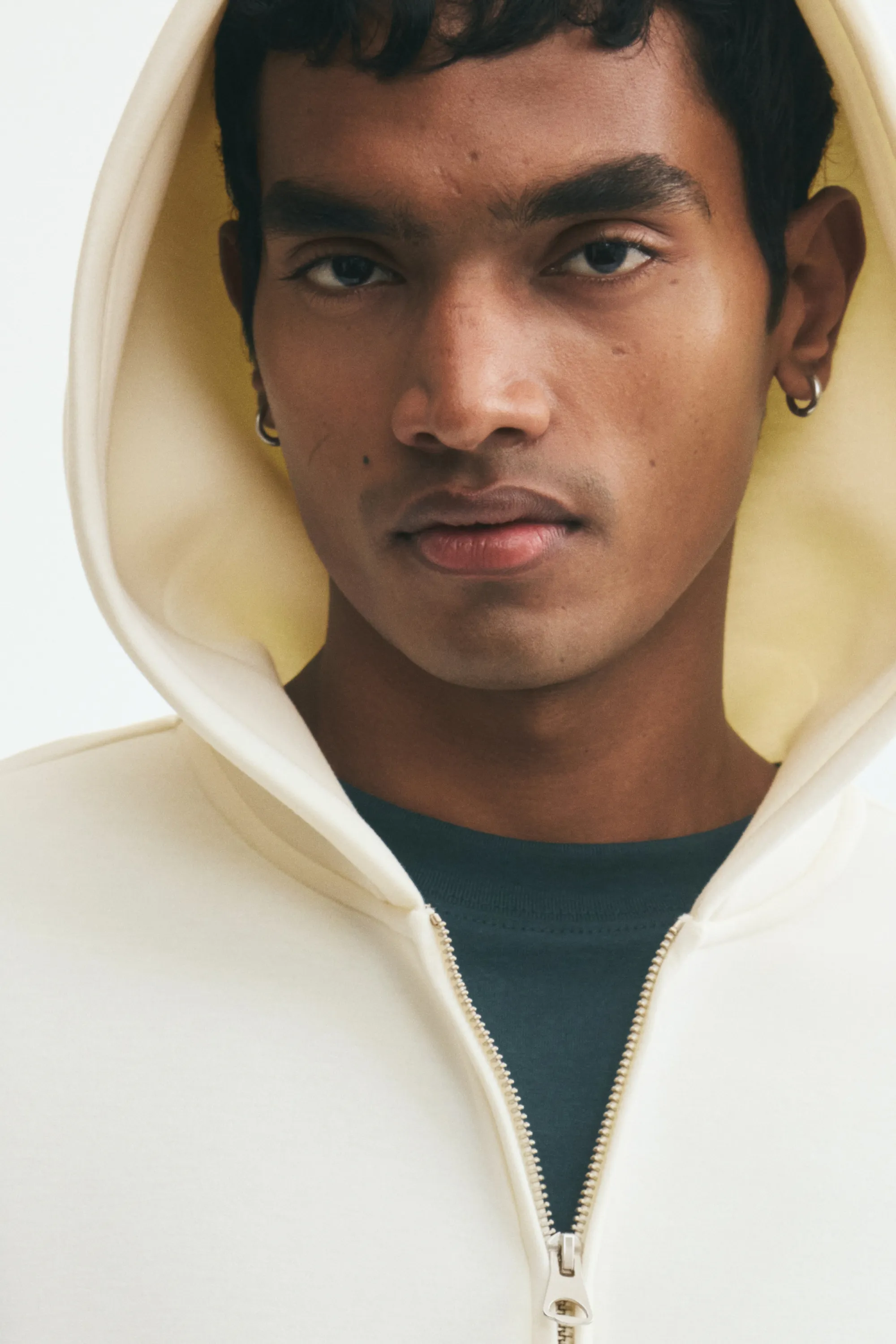 Veste à capuche zippée Loose Fit en scuba - Crème