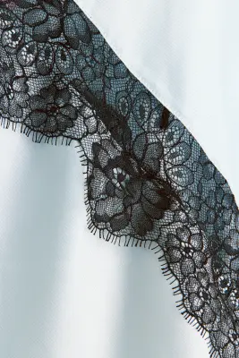 Robe en satin avec dentelle - Bleu clair/noir — photo 5