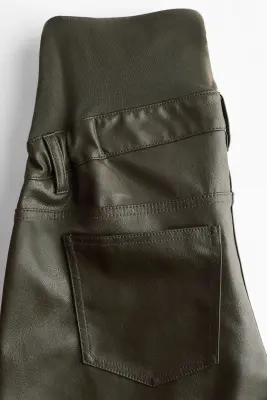 MAMA Pantalon en tissu enduit - Vert kaki foncé — photo 4