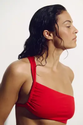 Maillot de bain asymétrique avec découpe - Rouge vif — photo 4