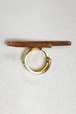 Bague Double Horizon en maille dorée — photo 4