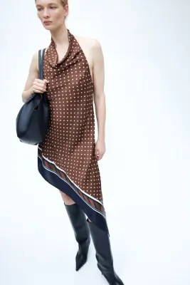Robe dos nu asymétrique en satin - Marron/pois — photo 2
