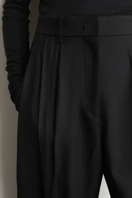 PANTALON TULIPE À PLIS EN LAINE MÉLANGÉE - NOIR — photo 2