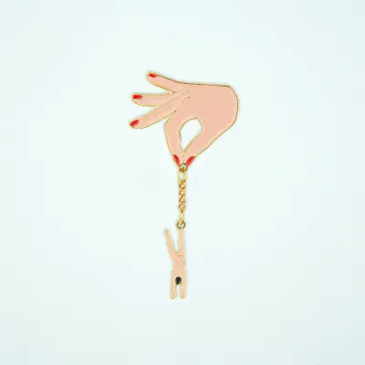 Pin's Petite Chose Coucou Suzette — photo 1