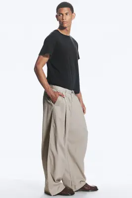 Chino baggy plissé en sergé Otis - Taupe cendré clair — photo 3