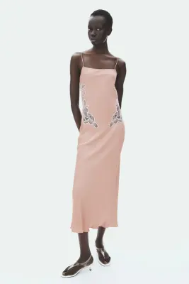 Robe en satin avec écharpe et dentelle - Beige ancien/blanc — photo 1