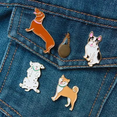 Pin's Teckel Coucou Suzette — photo 3
